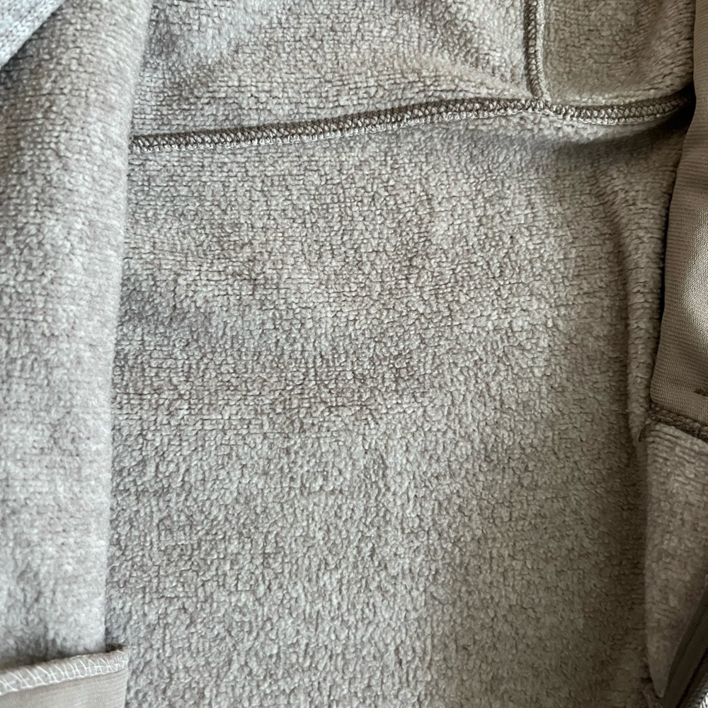 ⭐️ Firm Price ⭐️ Avalanche Like new jacket - Picture 2 of 6